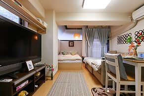 Nishishinjuku Hana Apartment