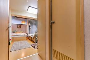 Nishishinjuku Hana Apartment