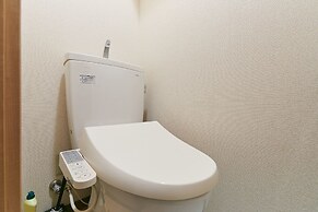 Nishishinjuku Hana Apartment