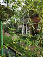 Inn Pondiville Forest Retreat