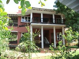 Inn Pondiville Forest Retreat