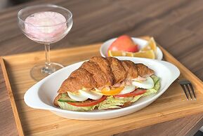 Champ de Roses Hotel