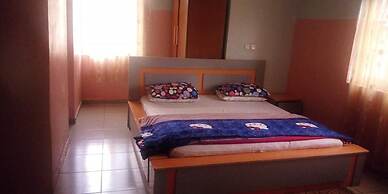 Eagle Valley Royal Hotel