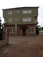 Eagle Valley Royal Hotel