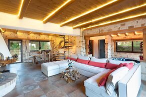 Villa Madera  by CorfuEscapes