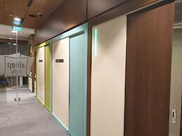 Sleep 'n fly Sleep Lounge, SOUTH Node - Transit only