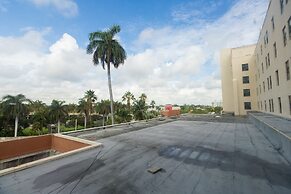 457 City View Hollywood Beach Resort