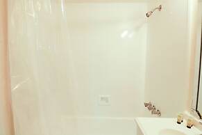 682 Hollywood Beach City View