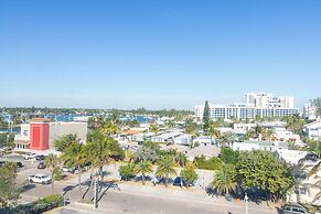 682 Hollywood Beach City View