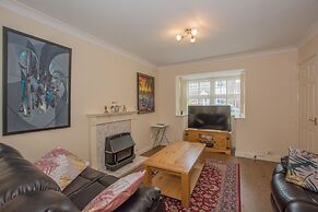 Modern 4 Bedroom Detached House in Cardiff