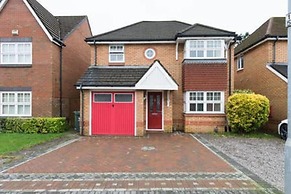 Modern 4 Bedroom Detached House in Cardiff
