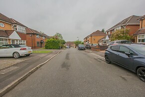 Modern 4 Bedroom Detached House in Cardiff