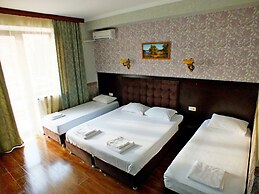 Leonidas Hotel