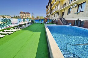 Leonidas Hotel