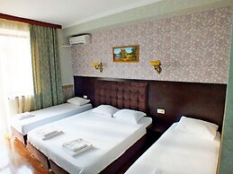 Leonidas Hotel