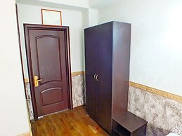 Leonidas Hotel