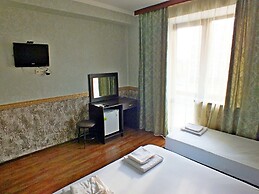 Leonidas Hotel