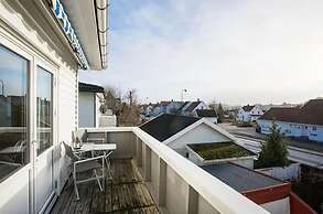 StayPlus Central Five Bedroom Home