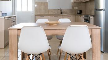 Elise Apartment Airport  by Airstay