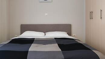 Elise Apartment Airport  by Airstay