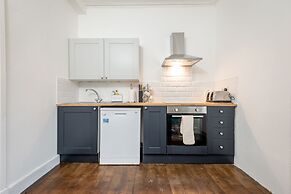 The Doctors Hoose Street Parking