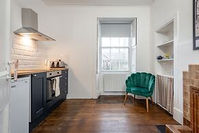 The Doctors Hoose Street Parking