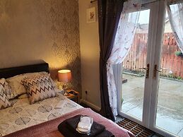 The Wee Studio For Two