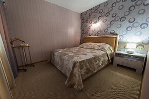 Cherniy Mys Hotel