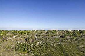 Pounds Cottage, 1 Bedroom, Ocean Front, Pet Friendly, Sleeps 5