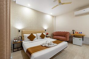 Aadat Hotel Subhash Chowk Gurgaon