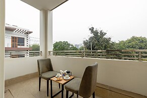 Aadat Hotel Subhash Chowk Gurgaon