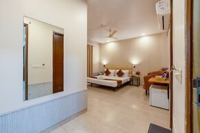 Aadat Hotel Subhash Chowk Gurgaon