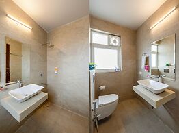 Aadat Hotel Subhash Chowk Gurgaon