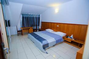 Complexe Hôtelier Akparo