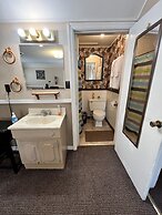 Cedarvale Cabins at Turner Falls