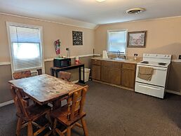 Cedarvale Cabins at Turner Falls