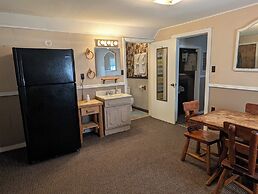 Cedarvale Cabins at Turner Falls