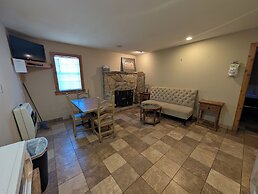 Cedarvale Cabins at Turner Falls