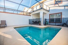 4 Bdrm With Private Pool