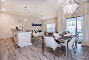 4 Bdrm With Private Pool