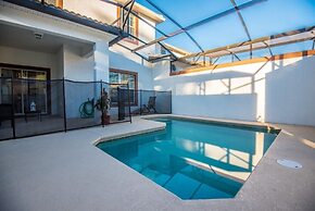4 Bdrm With Private Pool