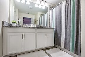 4 Bdrm With Private Pool