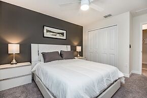 4 Bdrm With Private Pool