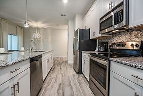 4 Bdrm With Private Pool