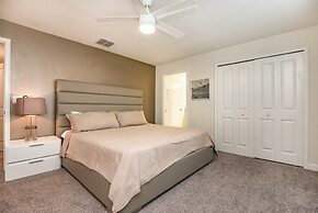 4 Bdrm With Private Pool