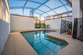 4 Bdrm With Private Pool