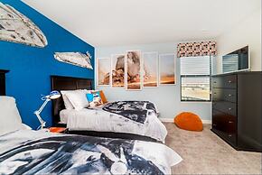 Luxury Lake View 8 BR Villa With Games Room