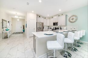 Luxury Lake View 8 BR Villa With Games Room