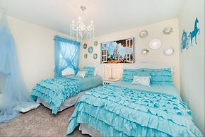 Luxury Lake View 8 BR Villa With Games Room