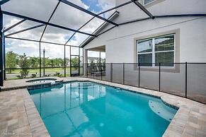 Brand New 7 Bedroom Private Pool Near Disney